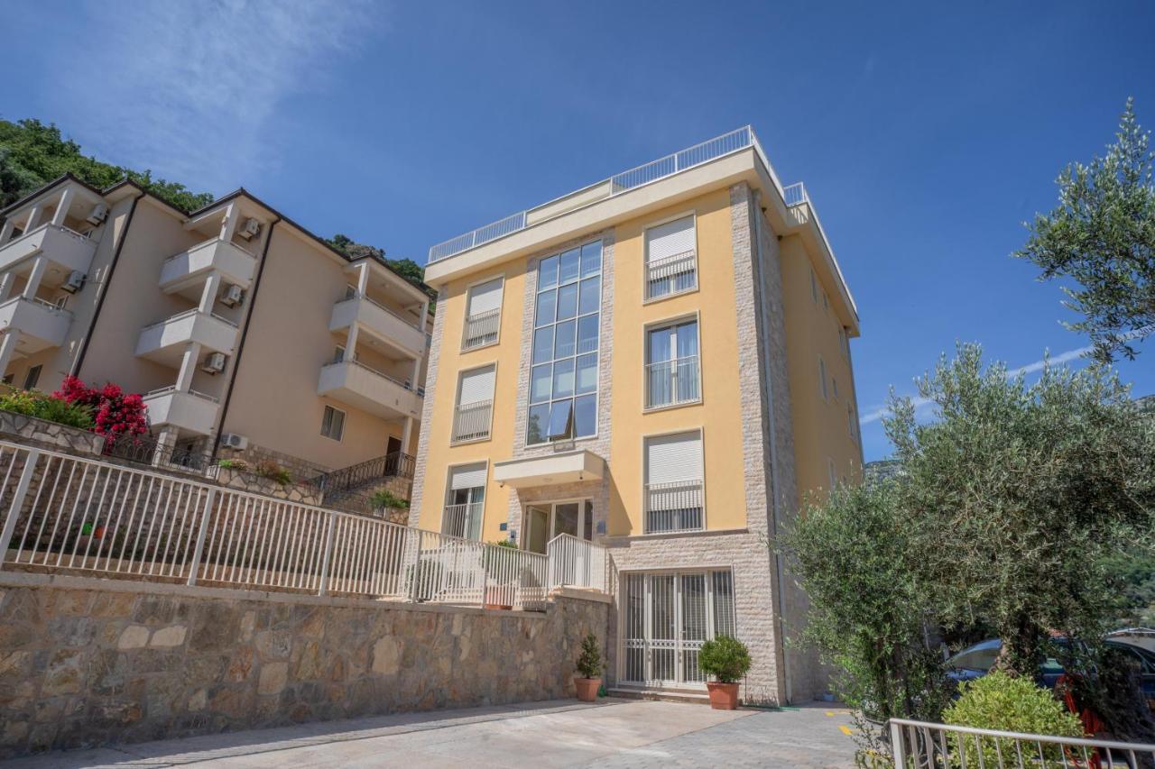 Apartments Bonazza Petrovac エクステリア 写真