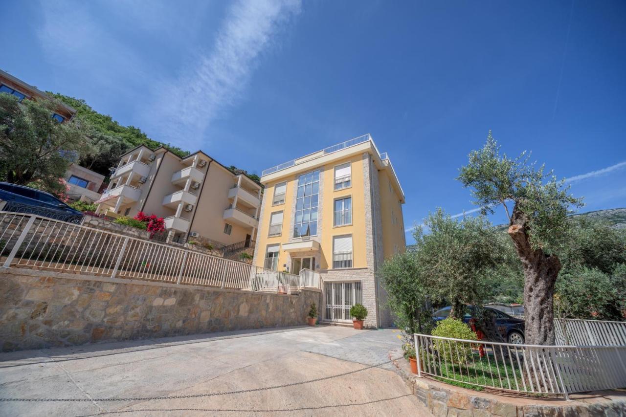 Apartments Bonazza Petrovac エクステリア 写真