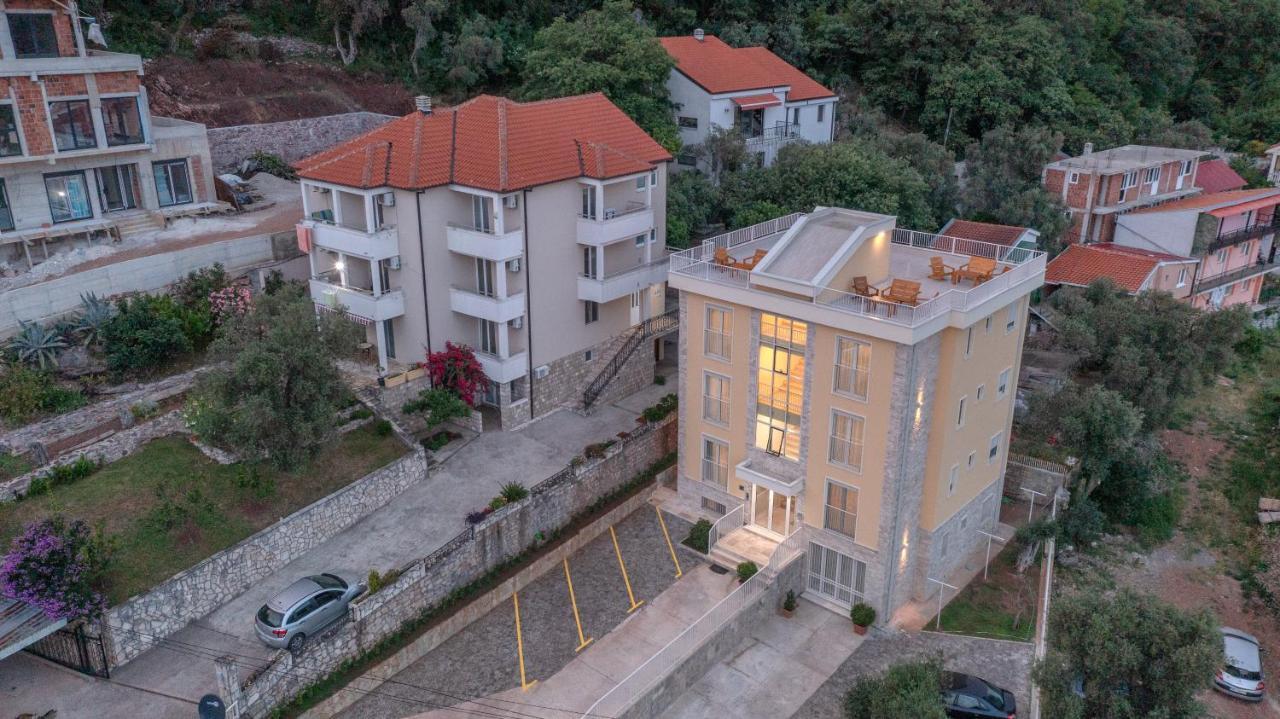 Apartments Bonazza Petrovac エクステリア 写真