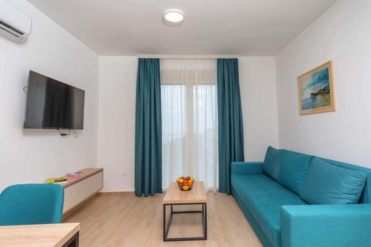 Apartments Bonazza Petrovac エクステリア 写真