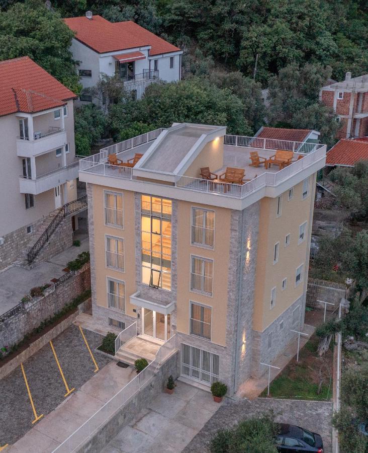Apartments Bonazza Petrovac エクステリア 写真