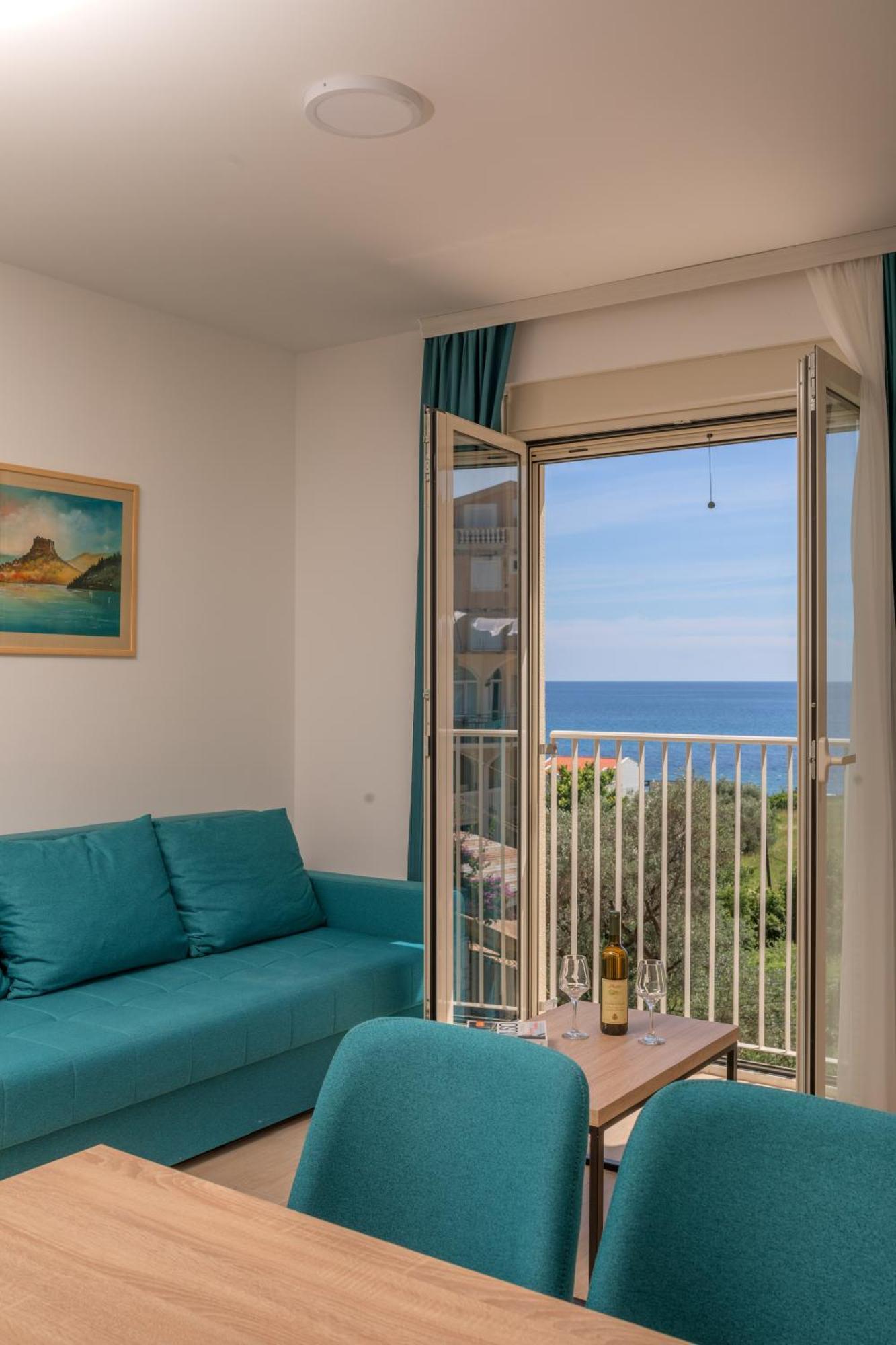 Apartments Bonazza Petrovac エクステリア 写真